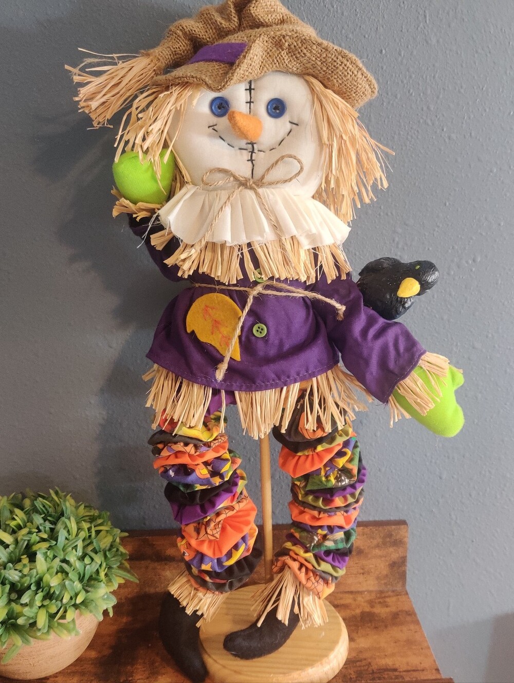 Halloween Scarecrow Fabric Straw Figurine Crow Freestanding festive Multicolor